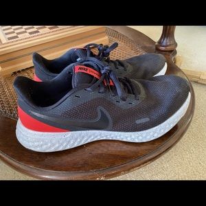 Nike Revolution 5  Running Shoe - mens 10.5